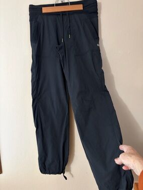 *Lululemon Dance Studio Mid-Rise Pant TALL 33" Inseam - Black - Size 10